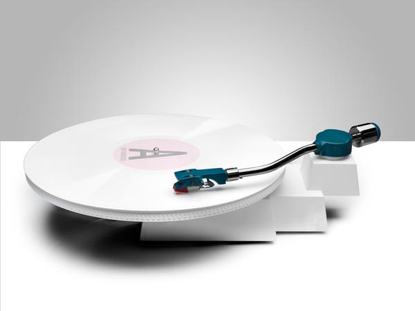 Industrial-Design-Record-Player-Reboot-by-Siddharth-Vanchinathan-46345743537.jpg